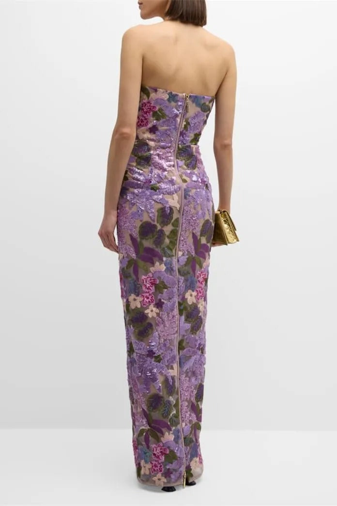 Vestido de Aurora con bordado floral