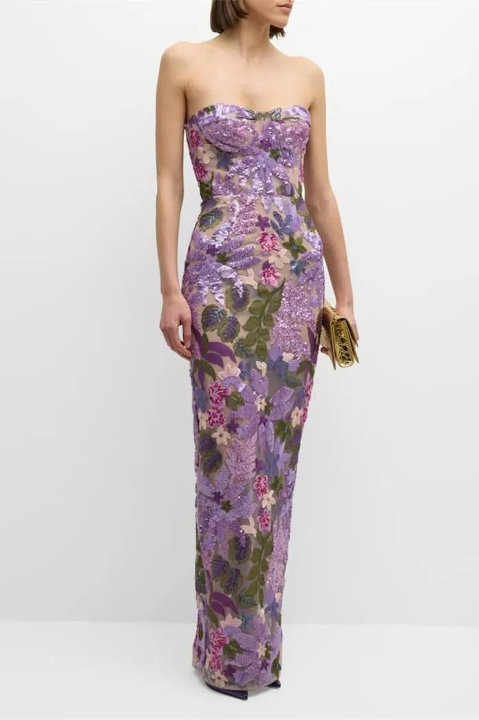 Vestido de Aurora con bordado floral